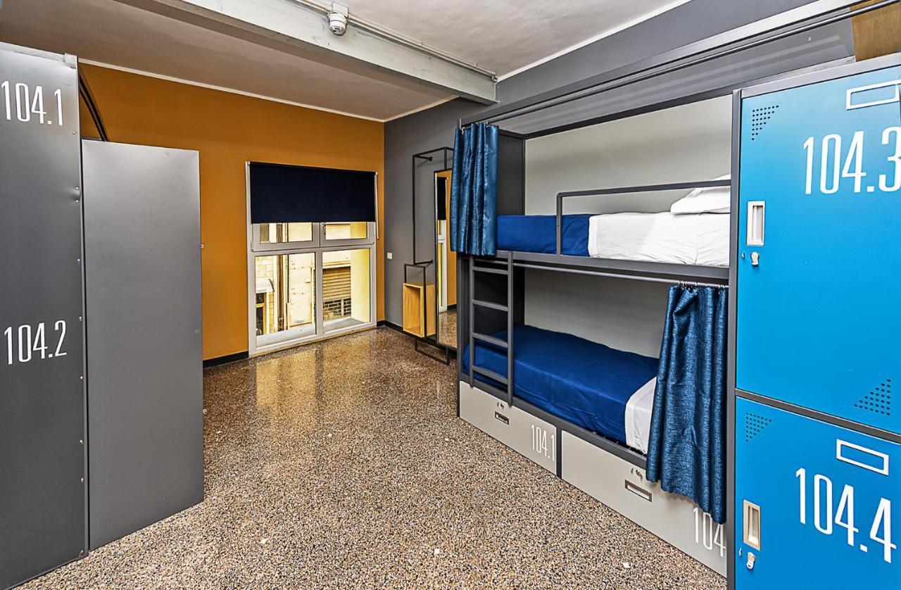 Marathon Hostel ジェノヴァ エクステリア 写真