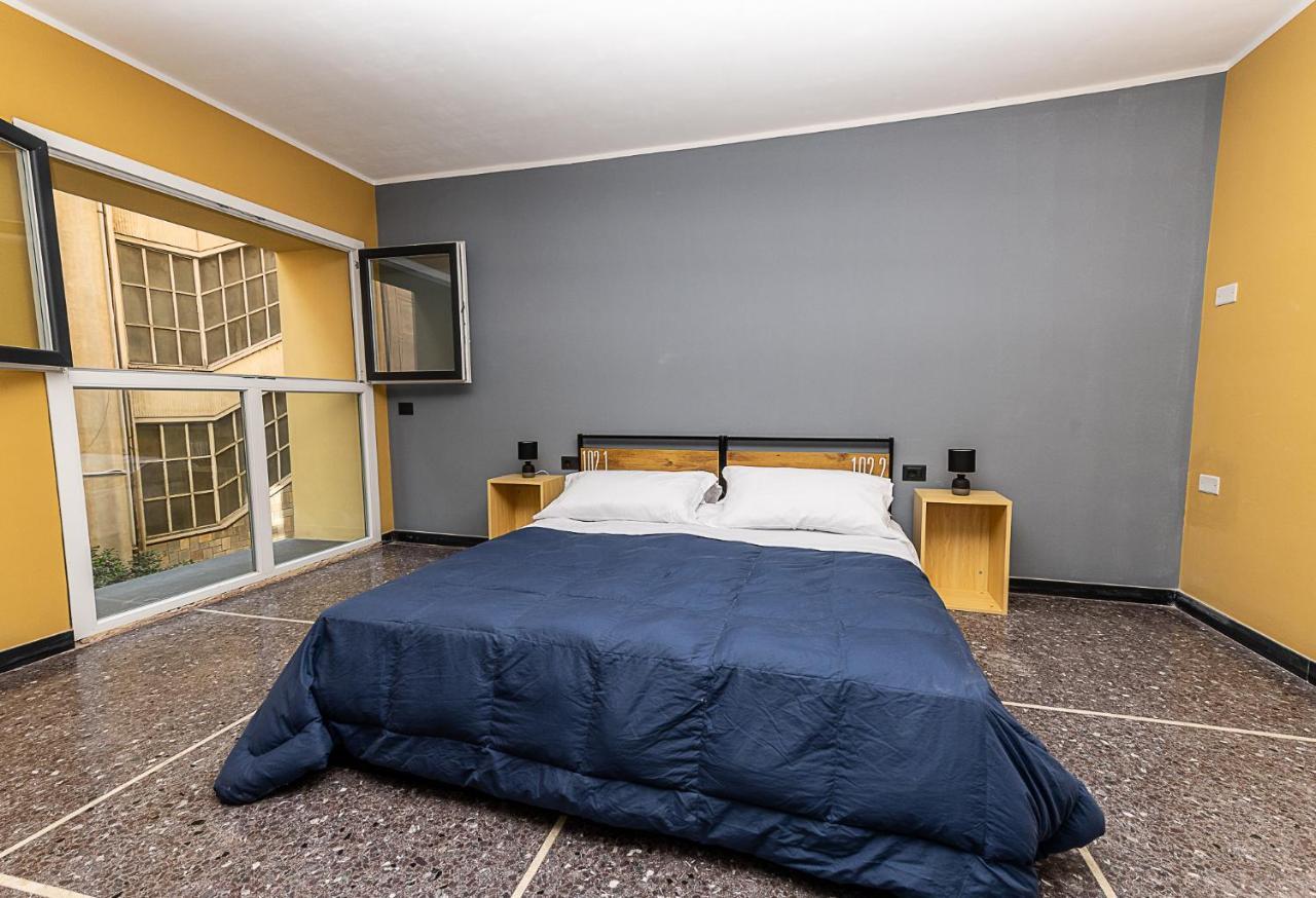 Marathon Hostel ジェノヴァ エクステリア 写真