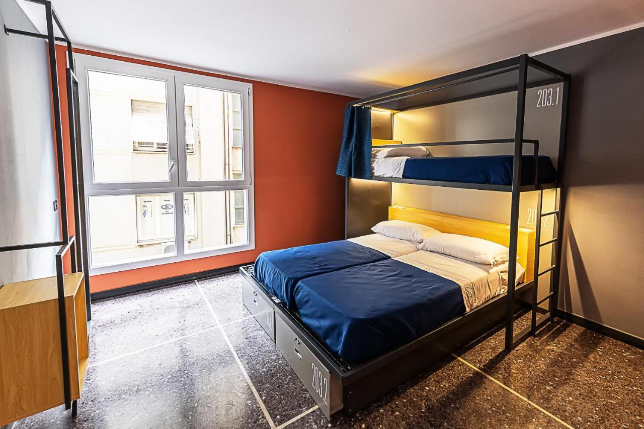Marathon Hostel ジェノヴァ 部屋 写真