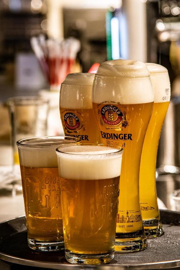 Marathon Hostel ジェノヴァ エクステリア 写真