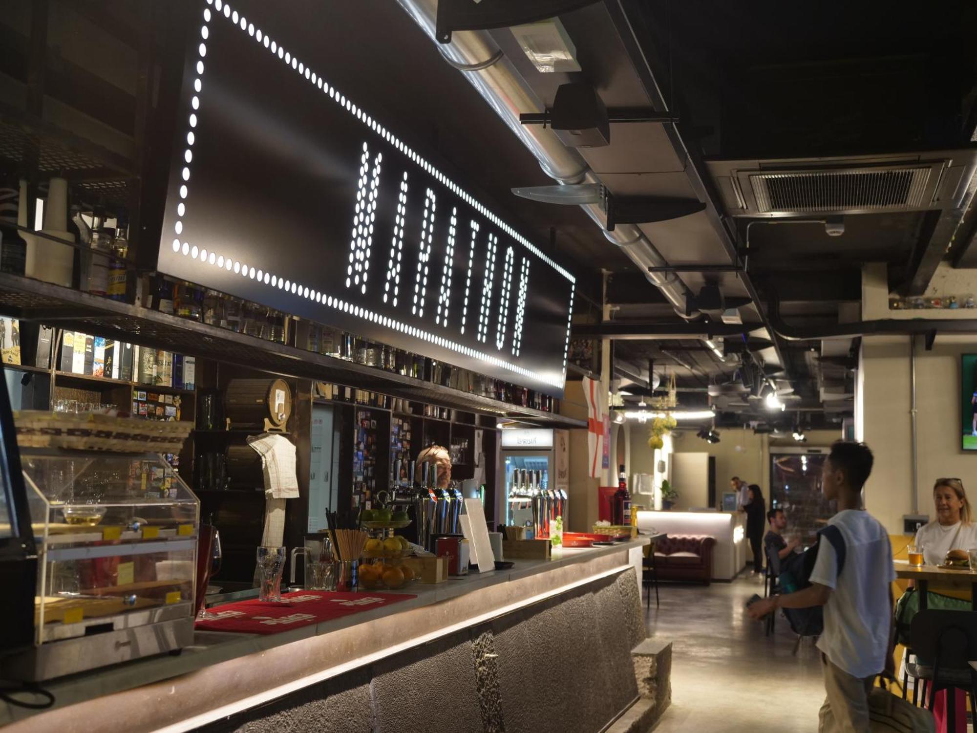Marathon Hostel ジェノヴァ エクステリア 写真