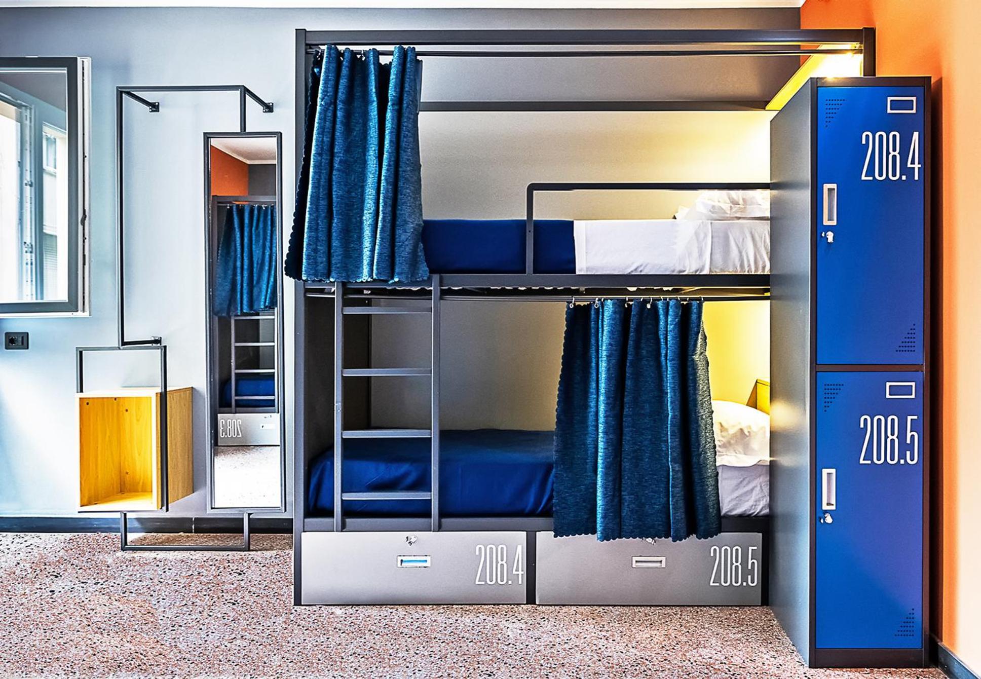 Marathon Hostel ジェノヴァ エクステリア 写真